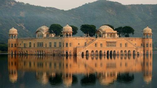 Delhi to Jaipur