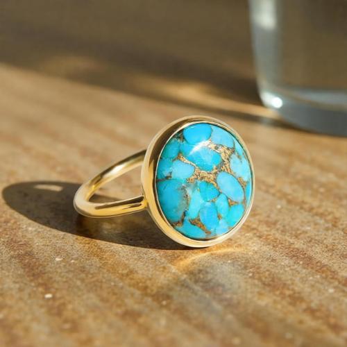 Elegant Turquoise Ring in Gold