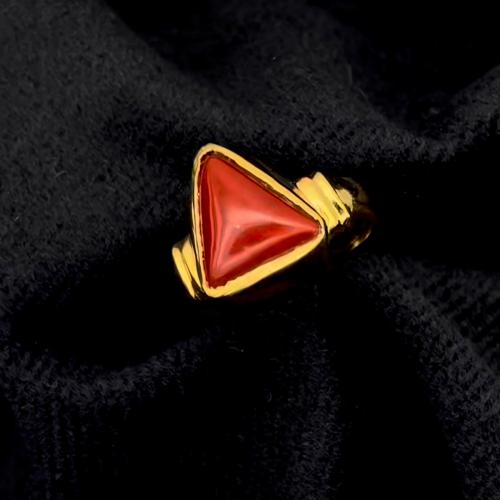 Triangular Red Coral Ring in Gold